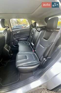 Внедорожник / Кроссовер Ford Edge 2018 в 