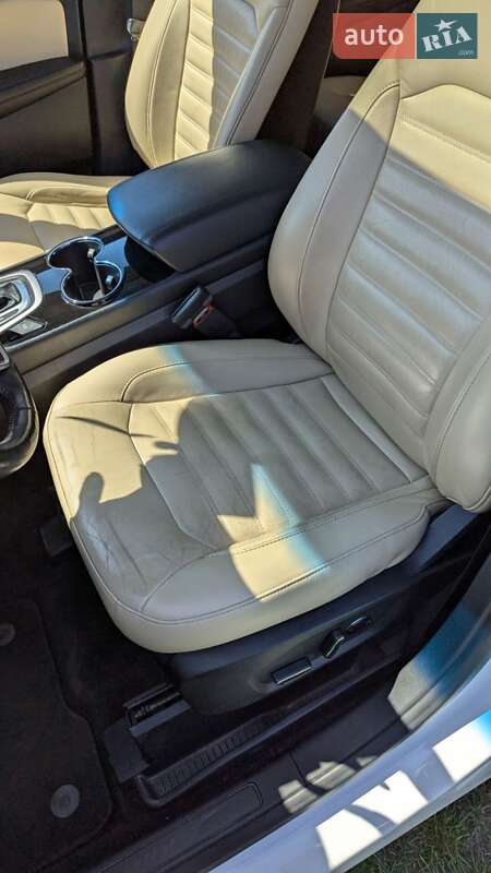 Внедорожник / Кроссовер Ford Edge 2015 в Полонном