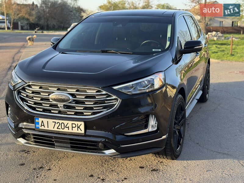Позашляховик / Кросовер Ford Edge 2019 в 