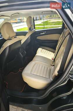 Внедорожник / Кроссовер Ford Edge 2015 в 