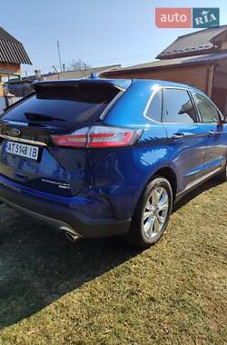 Позашляховик / Кросовер Ford Edge 2019 в 