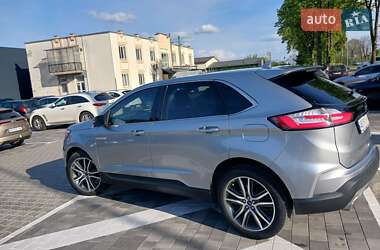 Позашляховик / Кросовер Ford Edge 2019 в 