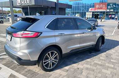 Позашляховик / Кросовер Ford Edge 2019 в 