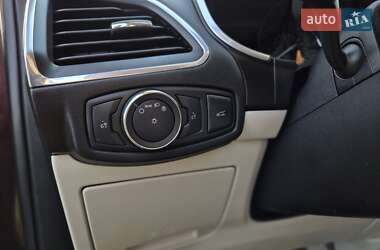 Внедорожник / Кроссовер Ford Edge 2018 в 