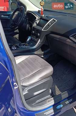 Внедорожник / Кроссовер Ford Edge 2015 в 