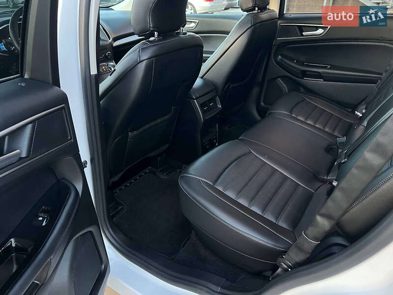 Внедорожник / Кроссовер Ford Edge 2016 в Гайсине