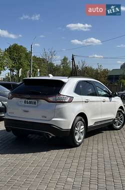 Позашляховик / Кросовер Ford Edge 2016 в 