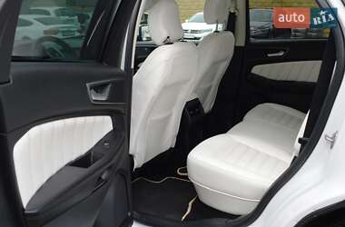 Внедорожник / Кроссовер Ford Edge 2016 в 