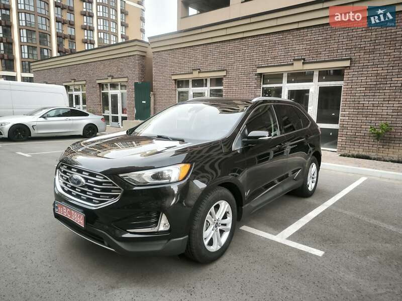 Позашляховик / Кросовер Ford Edge 2019 в 