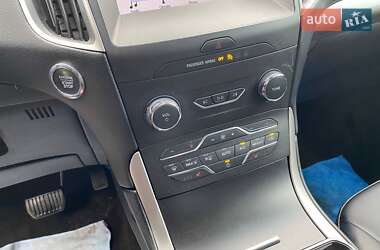 Внедорожник / Кроссовер Ford Edge 2019 в 