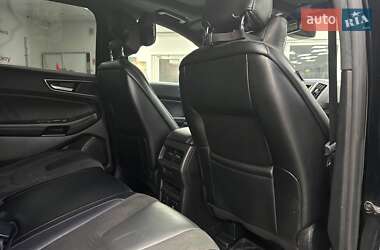 Позашляховик / Кросовер Ford Edge 2016 в 