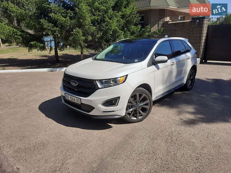 Внедорожник / Кроссовер Ford Edge 2017 в 