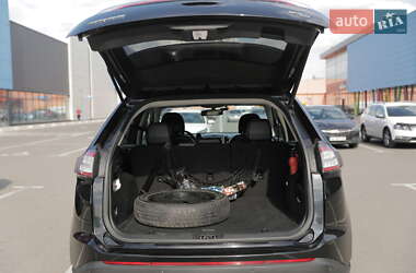 Внедорожник / Кроссовер Ford Edge 2015 в 