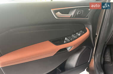 Позашляховик / Кросовер Ford Edge 2019 в 