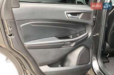 Позашляховик / Кросовер Ford Edge 2016 в 