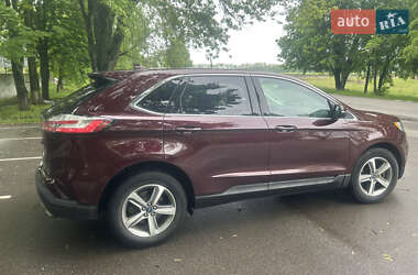Позашляховик / Кросовер Ford Edge 2018 в 