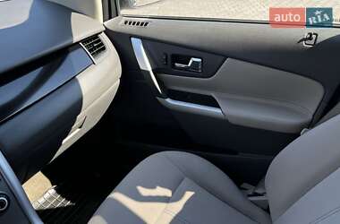 Позашляховик / Кросовер Ford Edge 2013 в 