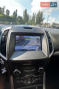 Внедорожник / Кроссовер Ford Edge 2016 в 