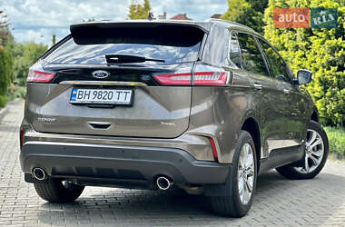 Позашляховик / Кросовер Ford Edge 2019 в 