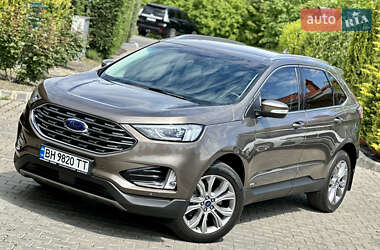 Позашляховик / Кросовер Ford Edge 2019 в 