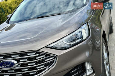 Позашляховик / Кросовер Ford Edge 2019 в 