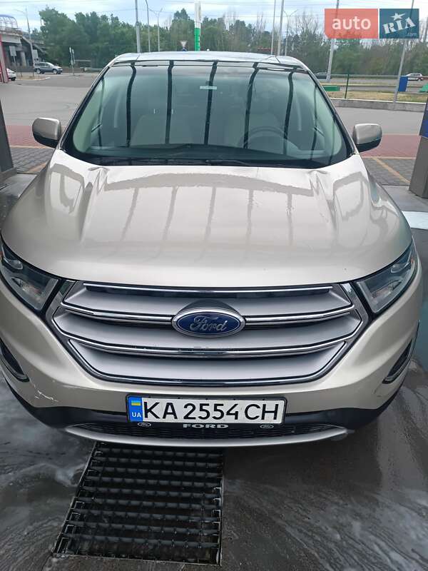 Внедорожник / Кроссовер Ford Edge 2017 в 
