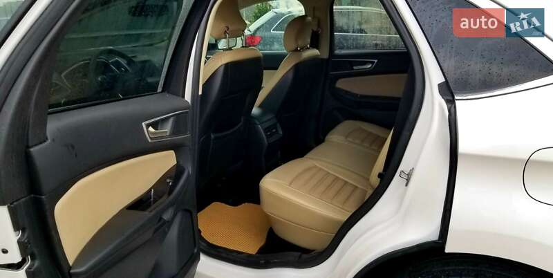 Внедорожник / Кроссовер Ford Edge 2016 в Нововолынске