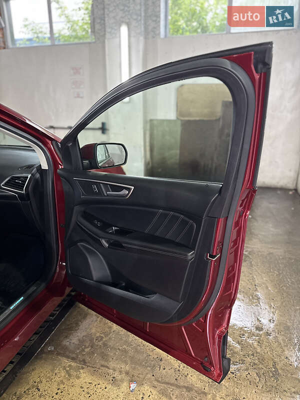 Внедорожник / Кроссовер Ford Edge 2016 в Ивано-Франковске