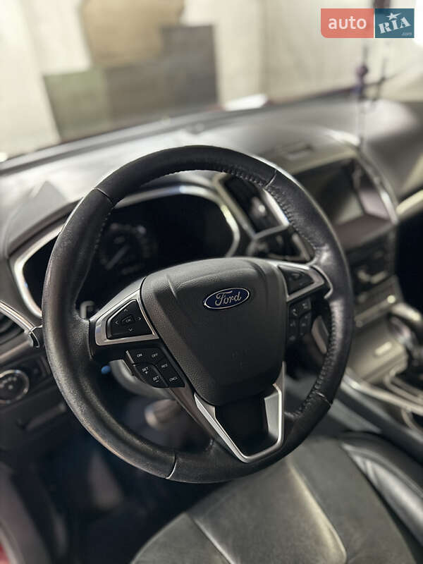 Внедорожник / Кроссовер Ford Edge 2016 в Ивано-Франковске