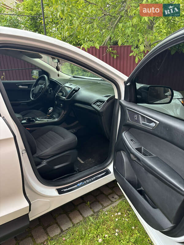 Внедорожник / Кроссовер Ford Edge 2015 в Городке