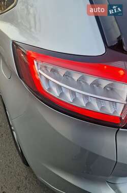 Позашляховик / Кросовер Ford Edge 2016 в 