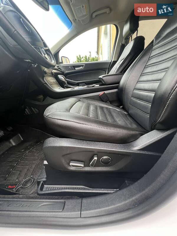 Внедорожник / Кроссовер Ford Edge 2016 в Дубно
