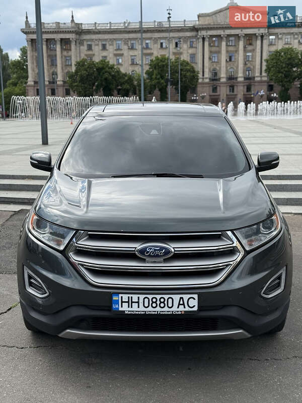 Позашляховик / Кросовер Ford Edge 2015 в 