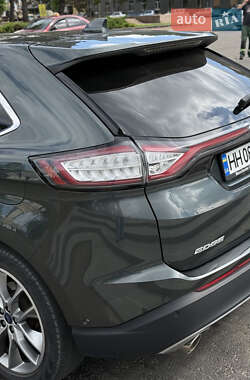 Позашляховик / Кросовер Ford Edge 2015 в 