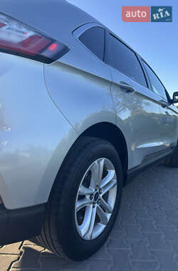 Внедорожник / Кроссовер Ford Edge 2019 в 