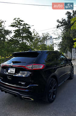 Внедорожник / Кроссовер Ford Edge 2016 в 