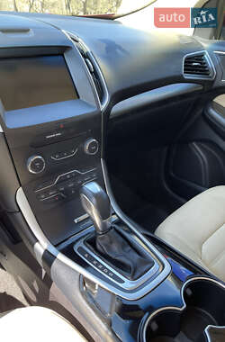 Внедорожник / Кроссовер Ford Edge 2015 в 