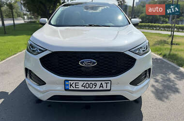 Внедорожник / Кроссовер Ford Edge 2018 в 