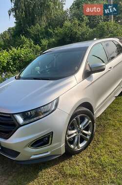 Позашляховик / Кросовер Ford Edge 2016 в 