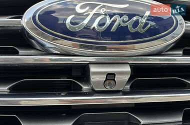 Внедорожник / Кроссовер Ford Edge 2019 в 