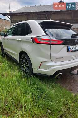 Позашляховик / Кросовер Ford Edge 2019 в 