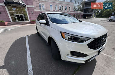 Внедорожник / Кроссовер Ford Edge 2018 в 