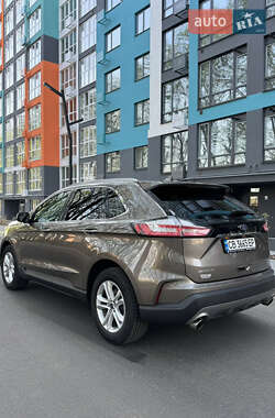 Внедорожник / Кроссовер Ford Edge 2019 в 