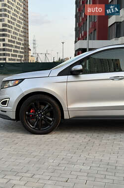 Внедорожник / Кроссовер Ford Edge 2015 в 