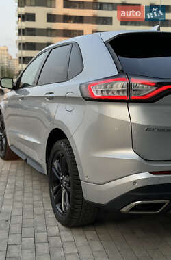 Внедорожник / Кроссовер Ford Edge 2015 в 