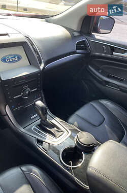 Внедорожник / Кроссовер Ford Edge 2016 в 