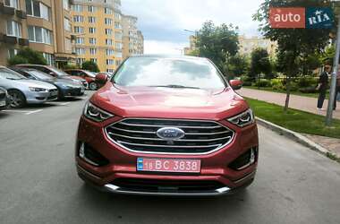 Внедорожник / Кроссовер Ford Edge 2019 в 