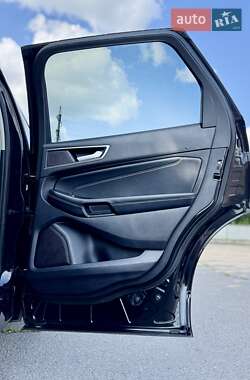 Внедорожник / Кроссовер Ford Edge 2019 в 