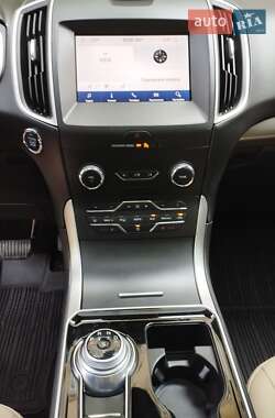 Внедорожник / Кроссовер Ford Edge 2020 в 