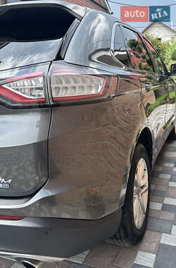 Внедорожник / Кроссовер Ford Edge 2017 в 